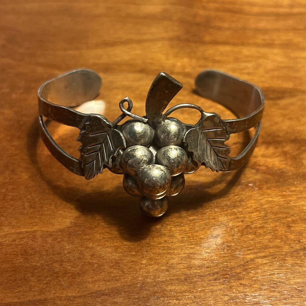 Vintage Silver Grape Cluster Bangle Bracelet 27.5g